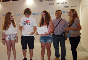 Estudiantes del IES La Bahía de San Fernando (Cádiz) ganadores del premio colectivo