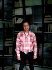 El investigador de la UGR Mohamed Larbi Merroun