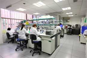 Laboratorio de la firma en su sede de Granada. / Neuron Bio