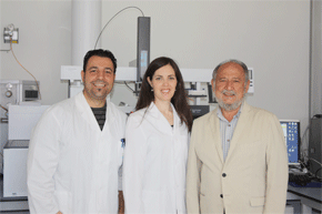 Los investigadores Vito Verardo, Ana María Gómez-Caravaca y Alberto Fernandez-Gutierrez, tres de los autores de este trabajo. 