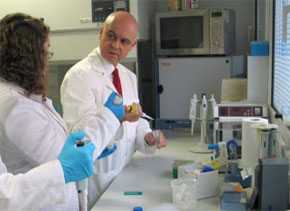 El investigador José Juan Gaforio, en su laboratorio.