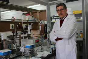 El investigador Miguel Ángel Bello López, del departamento de Química Analítica de la Universidad de Sevilla, es uno de los autores del estudio