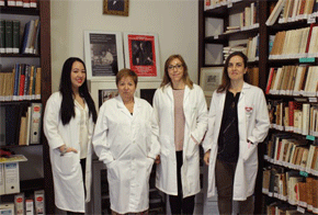 El equipo de investigación de la UGR que ha participado en este trabajo. De izquierda a derecha, Luz Iribarne, Enriqueta Barranco, Inma Jiménez y Olga Ocón, en la sede de la Cátedra de Investigación “Antonio Chamorro-Alejandro Otero”.