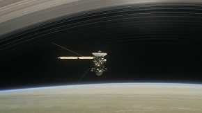 Cassini entre Saturno y los anillos / NASA/JPL-Caltech