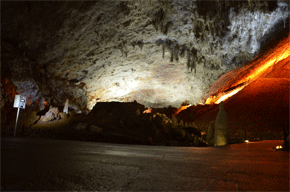 Estación de control situada en una de las estancias de la cueva llamada de los ‘Obispos’