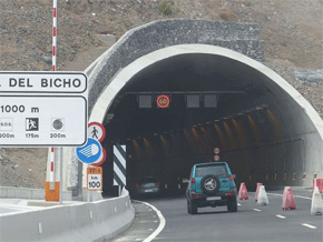 Túnel del Bicho en el Parque Natural del Teide (Tenerife). FOTO: WIKIMEDIA