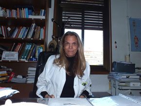 En la foto, la catedrática de Enfermería de la Universidad de Granada Mª José Aguilar Cordero, autora principal de este trabajo.
